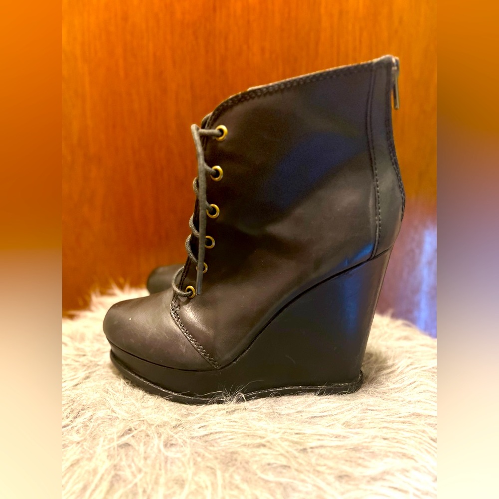 STEVE MADDEN WEDGES